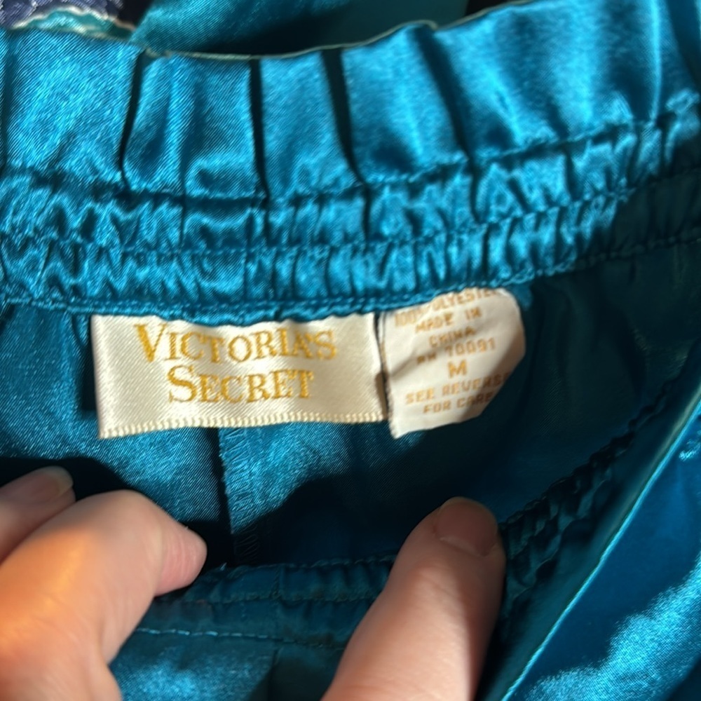 Vintage Victoria’s Secret Gold Label Satin Pajama Set Seashell Print Medium - Picture 7 of 8